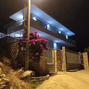 Villa Alimema