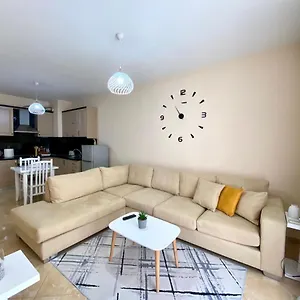 https://chlo-apartment-2-tirana.hotels-in-tirana.com