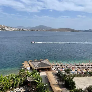 Port Side Sarande